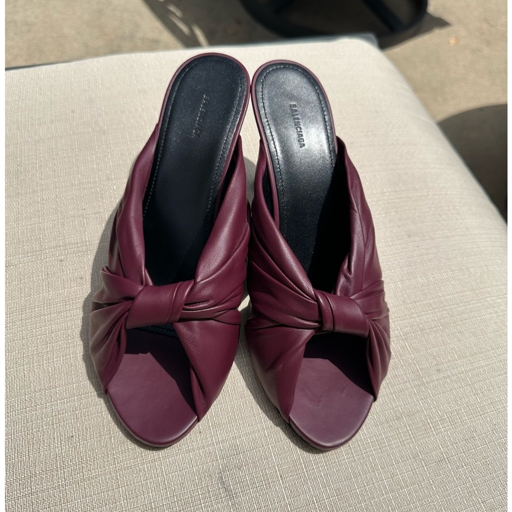 Brand New In Box Balenciaga Smooth Nappa Drapy Sandal Pumps in Burgundy - Picture 2 of 10